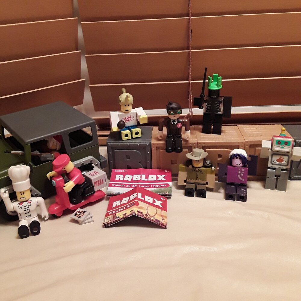 Roblox Toys and Mystery boxes